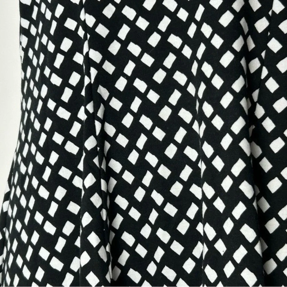 New York & Company Black/White Square Shapes Swing Dress Small‎